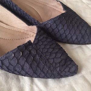 Unique Anthropologie fish scale flats! Size 7.5
